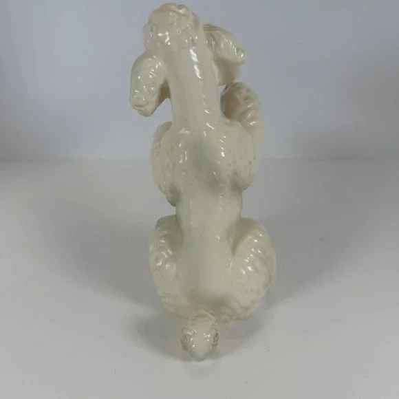 Vintage Ceramic Poodle Figurine White Sitting Paws Up Regale Decor Accent - Picture 4 of 12